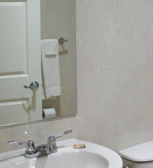 Carl's El Padre Motel