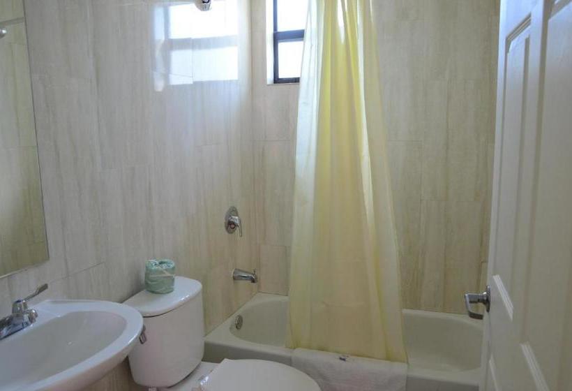 Carl's El Padre Motel