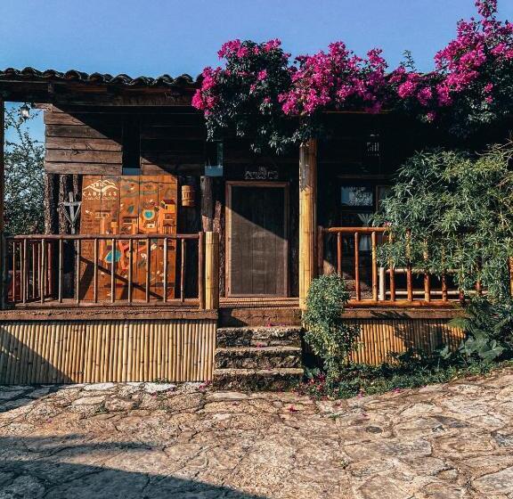 هتل Cabañas Los Achicuales