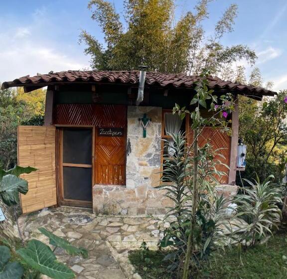 هتل Cabañas Los Achicuales