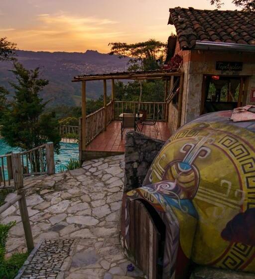 هتل Cabañas Los Achicuales