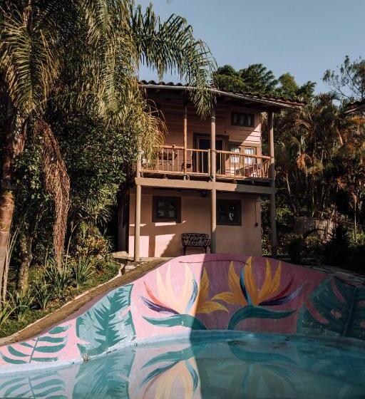 هتل Cabañas Los Achicuales