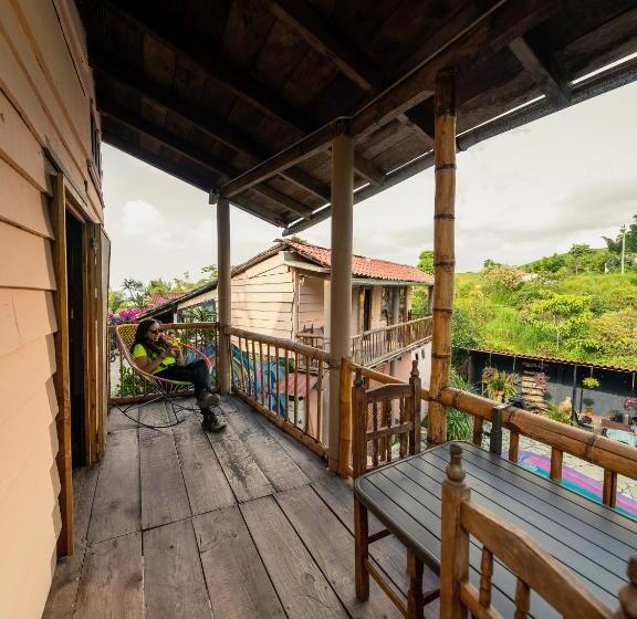 هتل Cabañas Los Achicuales