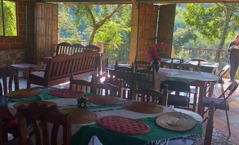 هتل Cabañas Los Achicuales