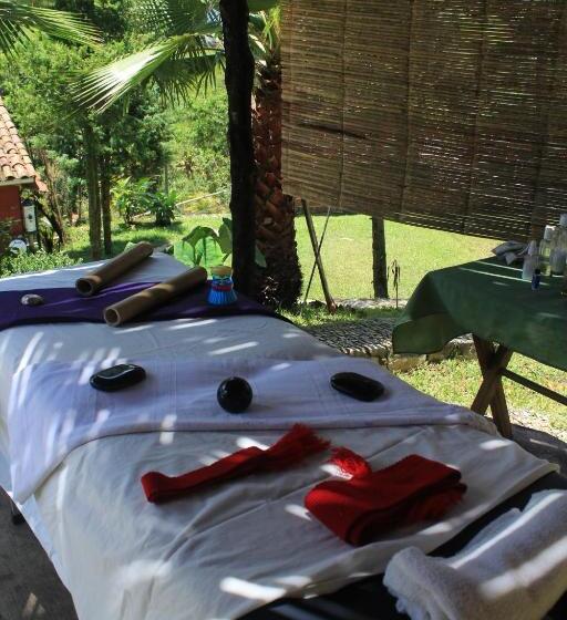 هتل Cabañas Los Achicuales