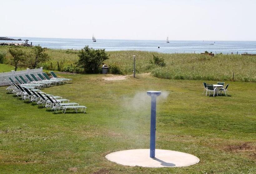 Отель The Seaside Inn