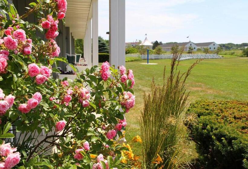 Отель The Seaside Inn