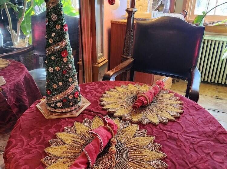 House Of 1833 Bed And Breakfast