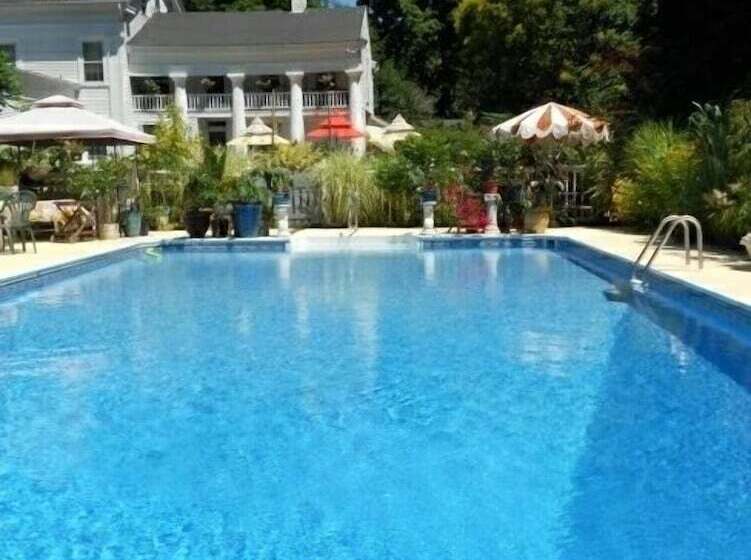 House Of 1833 Bed And Breakfast