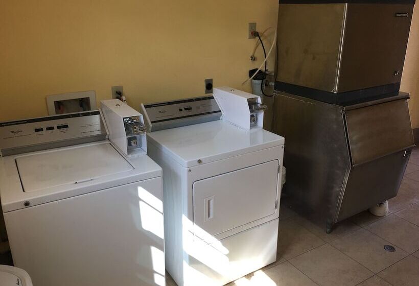 モーテル Blarney Inn