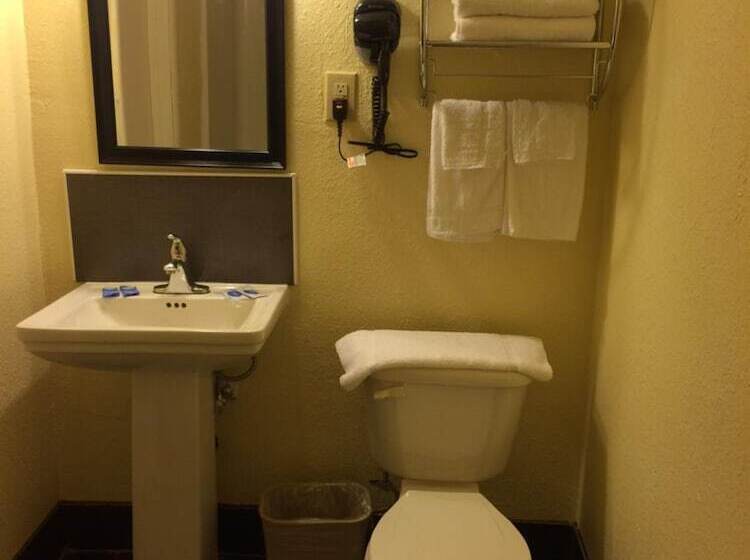 モーテル Blarney Inn