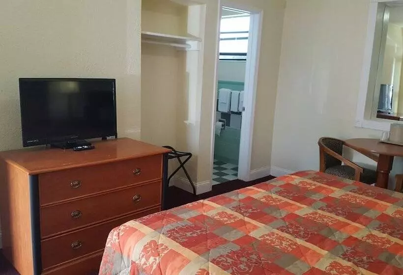モーテル Budget Inn