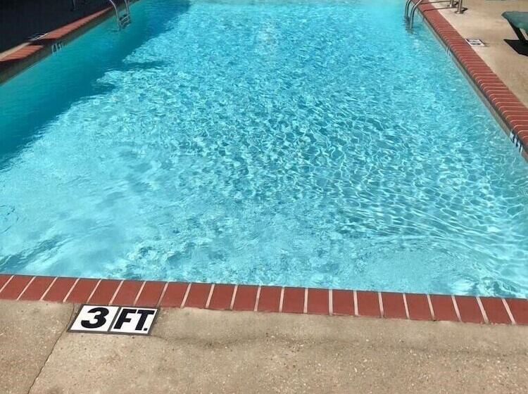 汽车旅馆  Cypress Inn