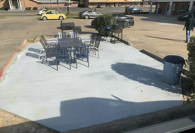 汽车旅馆  Paris Extended Stay Suites