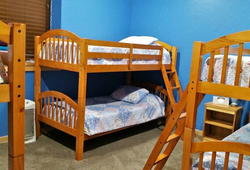 Teton Hostel Hideaway