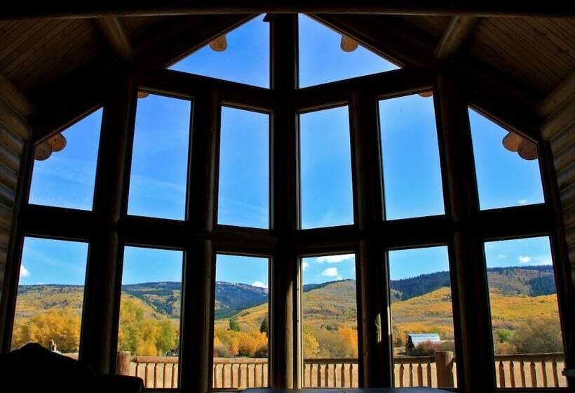 Teton Hostel Hideaway