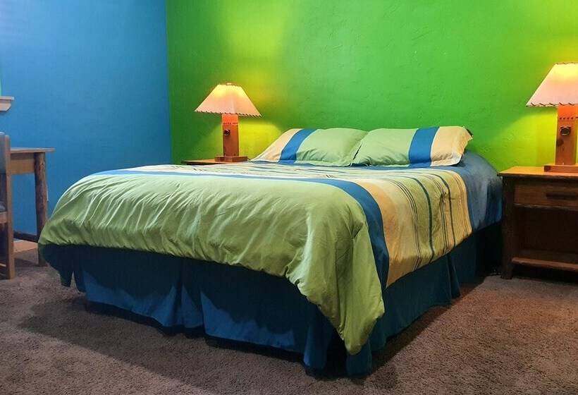 Teton Hostel Hideaway