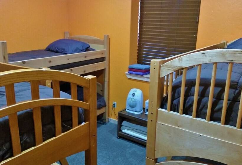 Teton Hostel Hideaway
