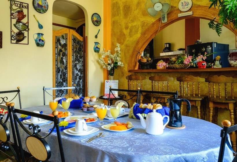 تختخواب و صبحانه Casa Marisela De Colores