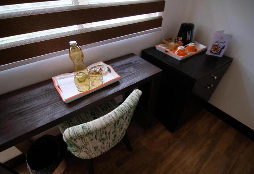 Hotel Chateau Genevie Resort And Event Center