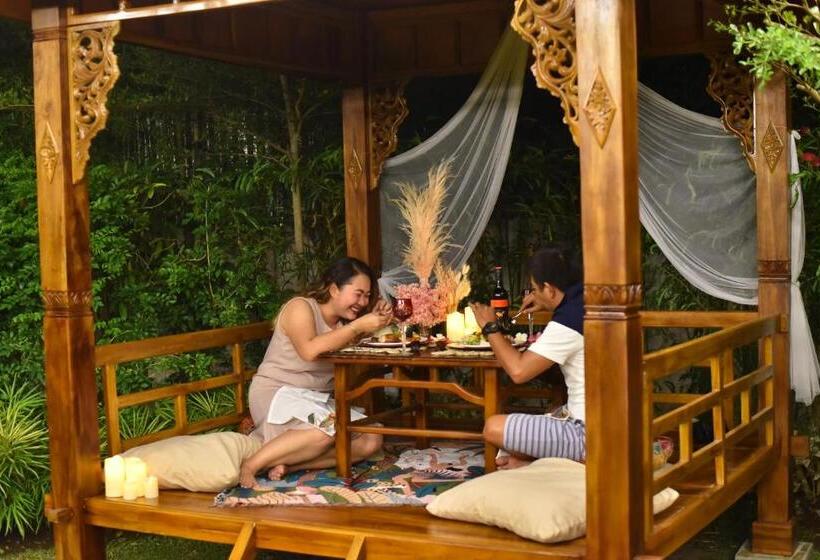 Hotel Chateau Genevie Resort And Event Center