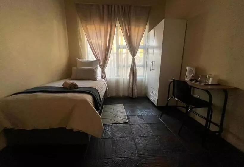カプセルホテル Mbobo Legacy Residence