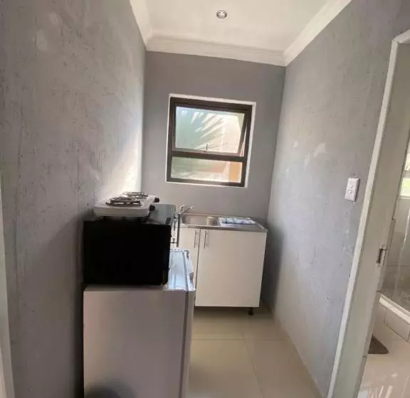 カプセルホテル Mbobo Legacy Residence