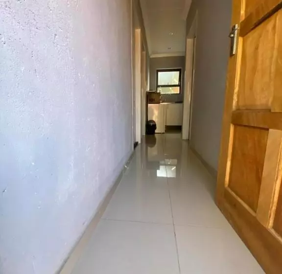 カプセルホテル Mbobo Legacy Residence