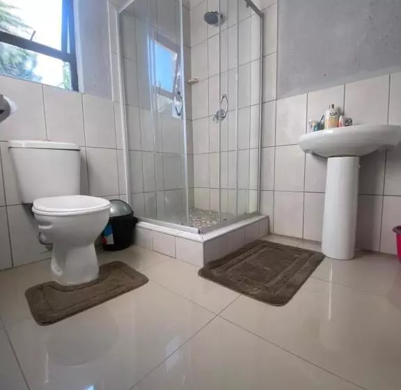 カプセルホテル Mbobo Legacy Residence