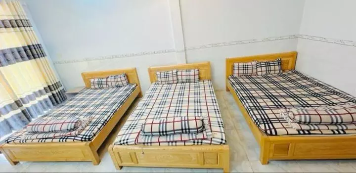 Nhà Nghỉ Lê được