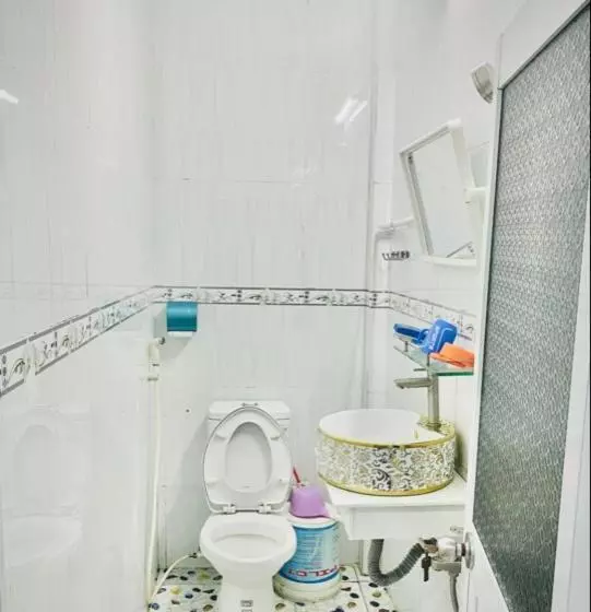 Nhà Nghỉ Lê được