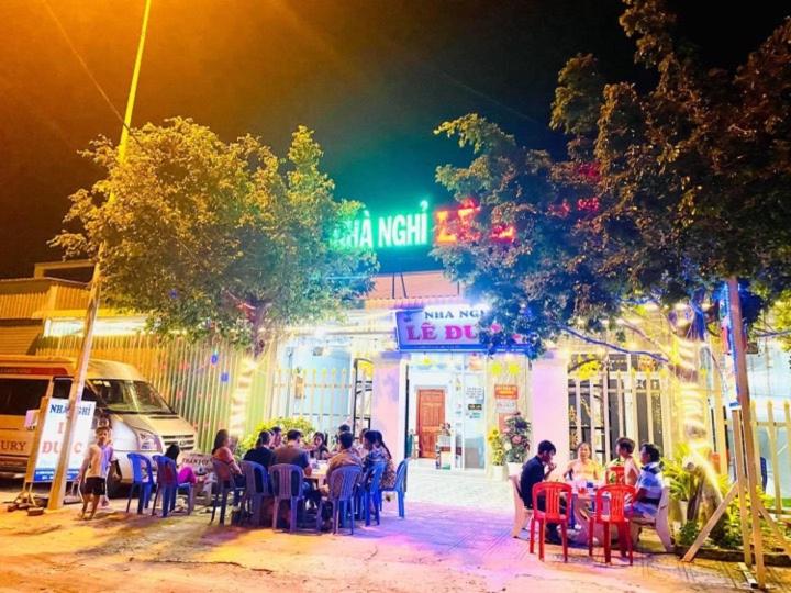 Nhà Nghỉ Lê được