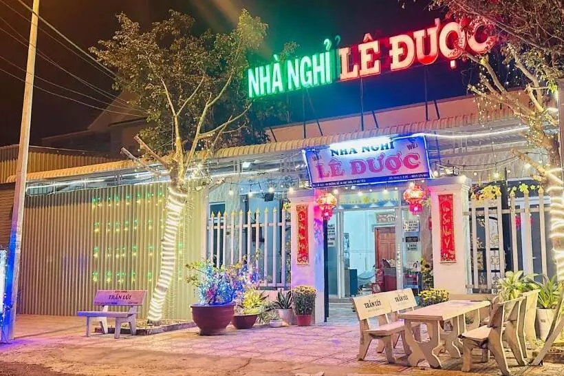 Nhà Nghỉ Lê được