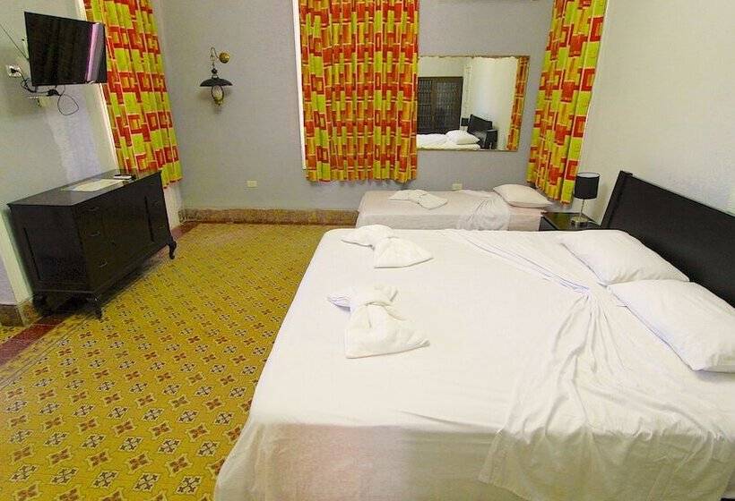 پانسیون Aht Colonial Hostel