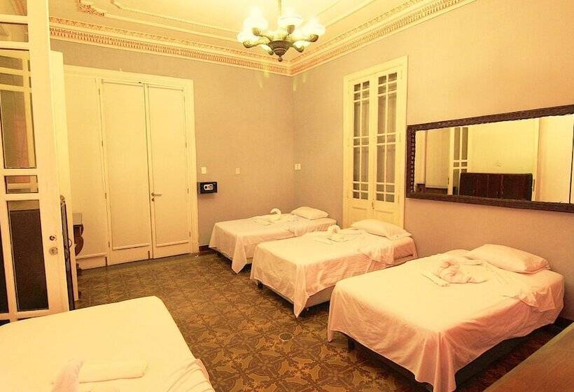 پانسیون Aht Colonial Hostel