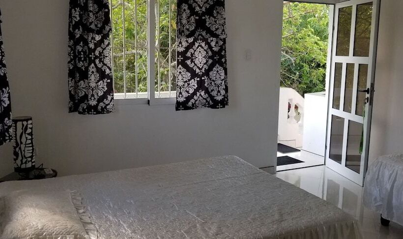 پانسیون Casa Las Piedras