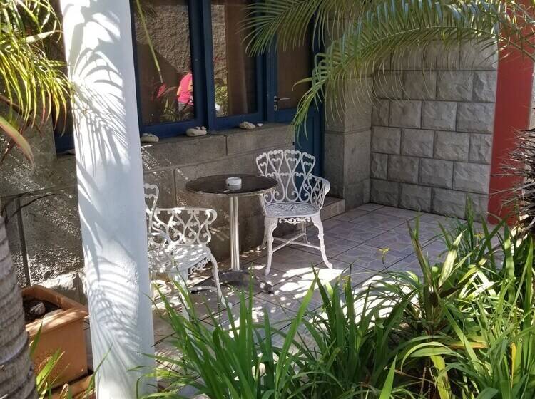 پانسیون Hostal Las Palmas