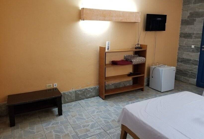 پانسیون Hostal Las Palmas