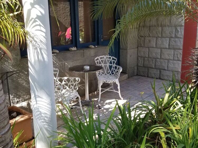 پانسیون Hostal Las Palmas