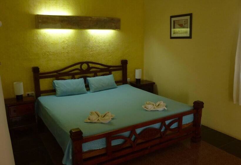 پانسیون Hostal Las Palmas