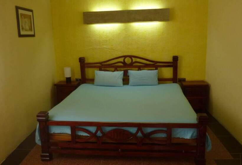 پانسیون Hostal Las Palmas