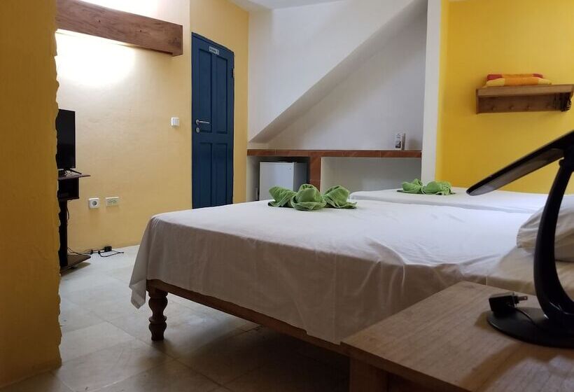 پانسیون Hostal Las Palmas