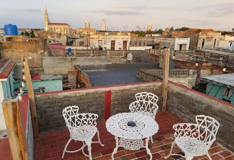 پانسیون Maison Carnot