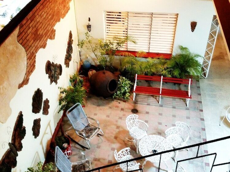 پانسیون Maison Carnot