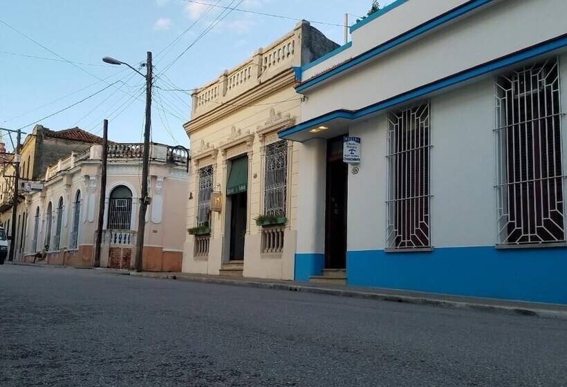 پانسیون Maison Carnot