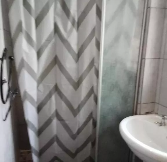 Retkeilymaja 7 Geelhout Ave