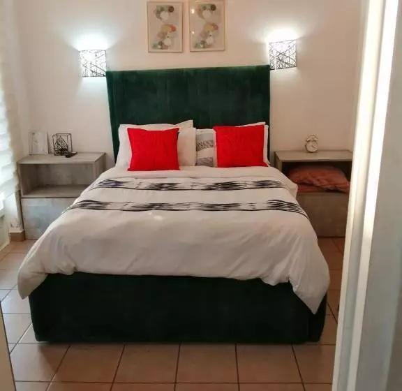 Bed And Breakfast Airport Lodge