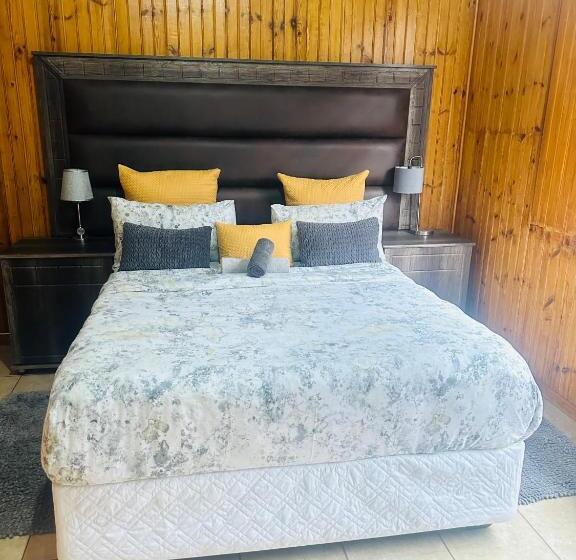 تختخواب و صبحانه Coastwave Guest House, 33