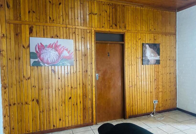 تختخواب و صبحانه Coastwave Guest House, 33