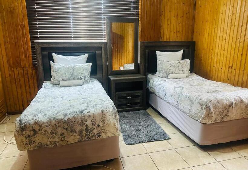 تختخواب و صبحانه Coastwave Guest House, 33